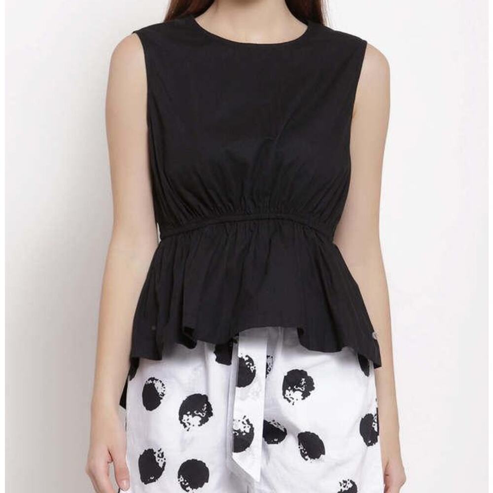 New ~ UNBRANDED - Adorable Hem Sleeveless Top Size L